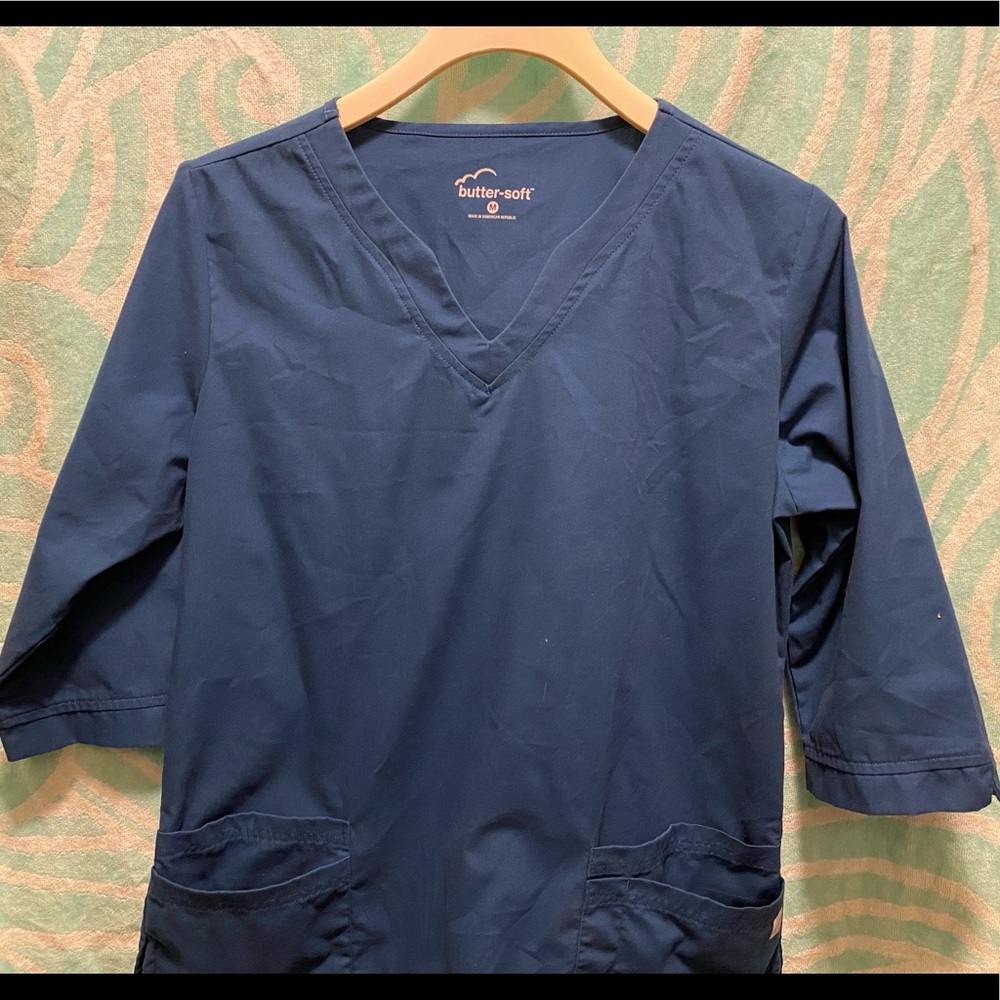 Butter soft scrub top 2/3 sleeve Med